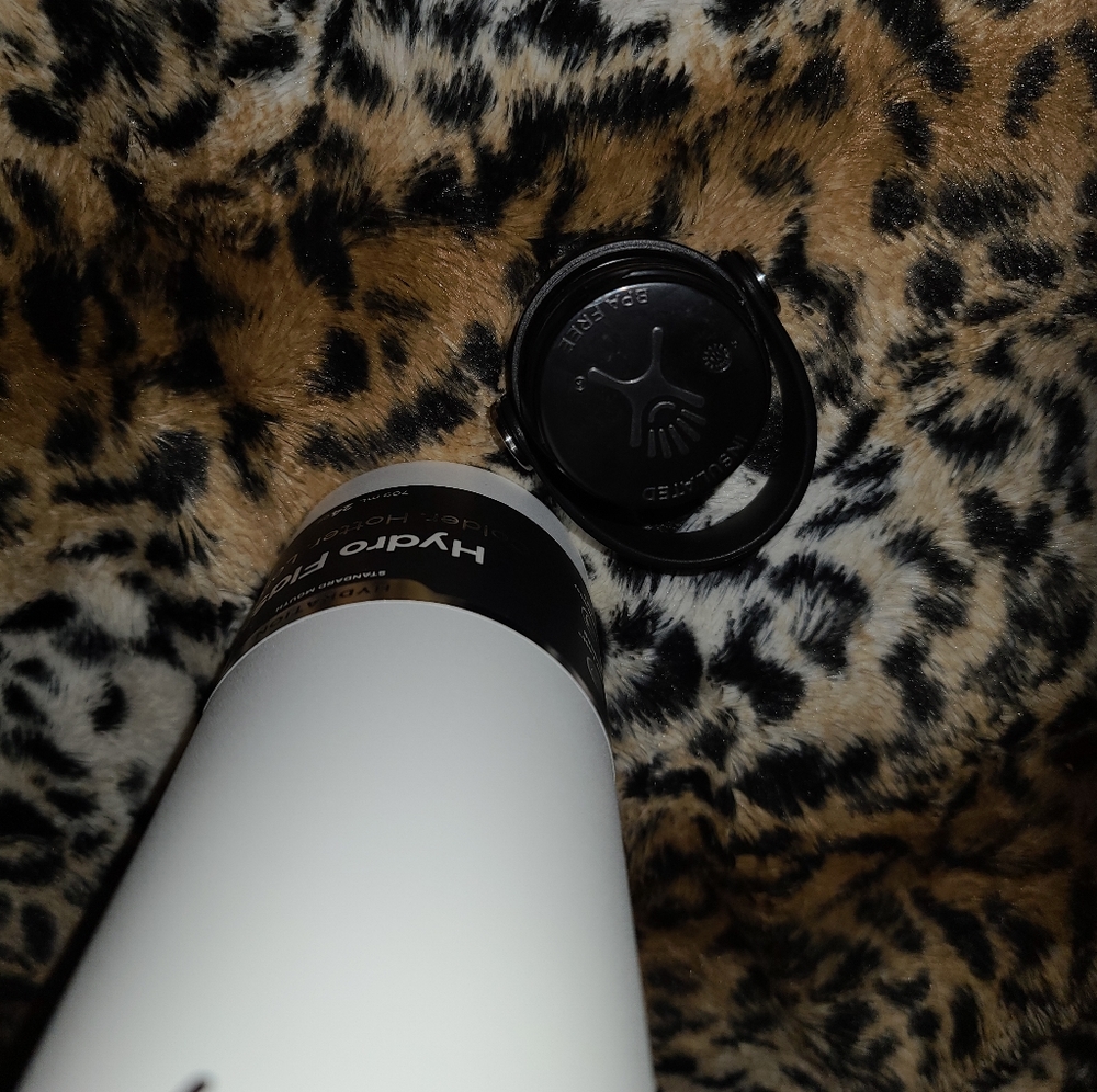 Hydro Flask - Picture 12 of 17